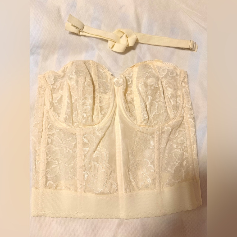 Corsage Goddess Cream Lace Bustier